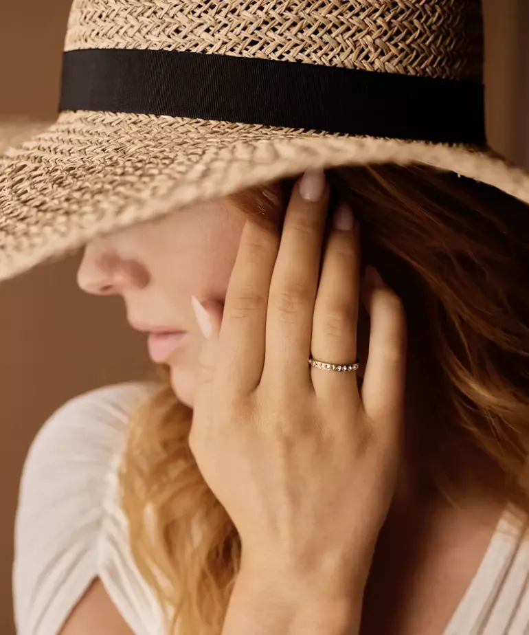 Brilliance Curved Ring