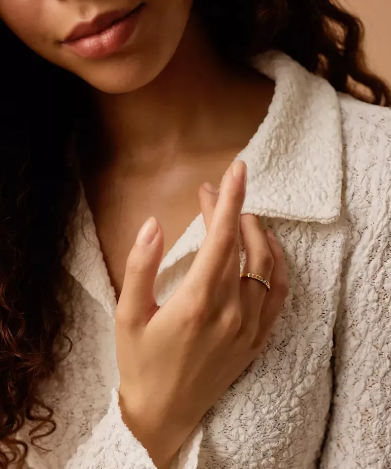 Brilliance Curved Ring