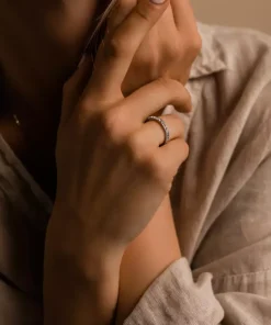 Brilliance Curved Ring